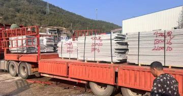 潮州 芝麻灰花岗岩光面毛板出货日常