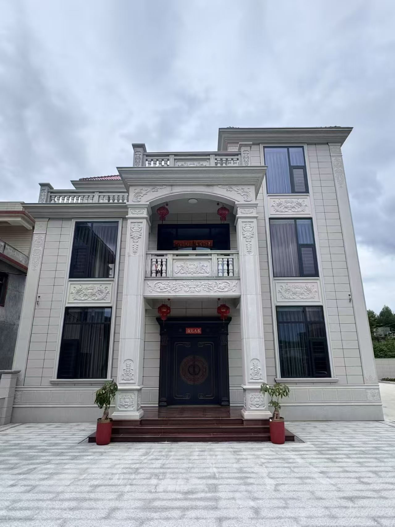 潮州 芝麻白石材别墅干挂案例展示