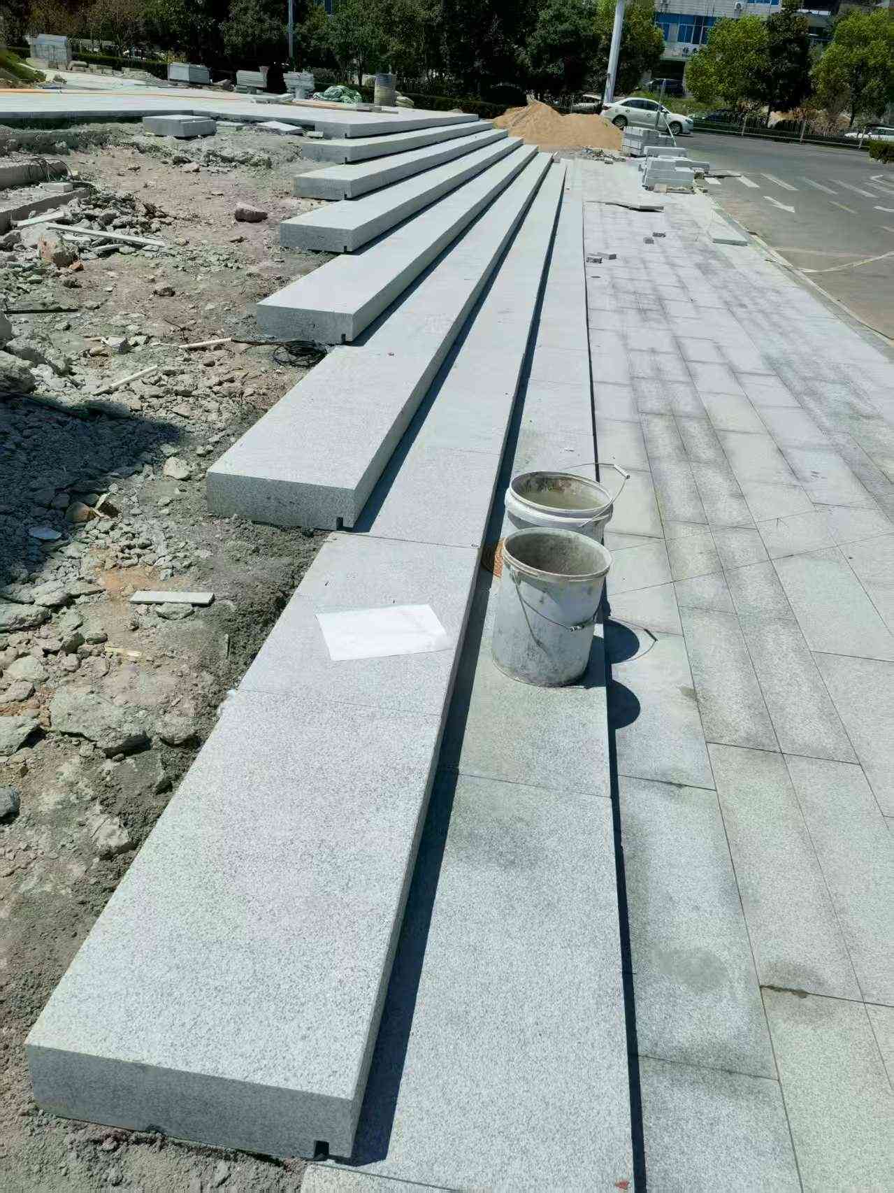 潮州 芝麻白整石台阶，施工现场