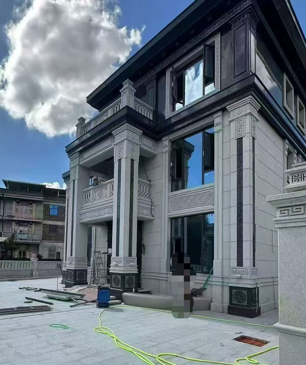 潮州 别墅干挂，芝麻白与芝麻黑完美配合